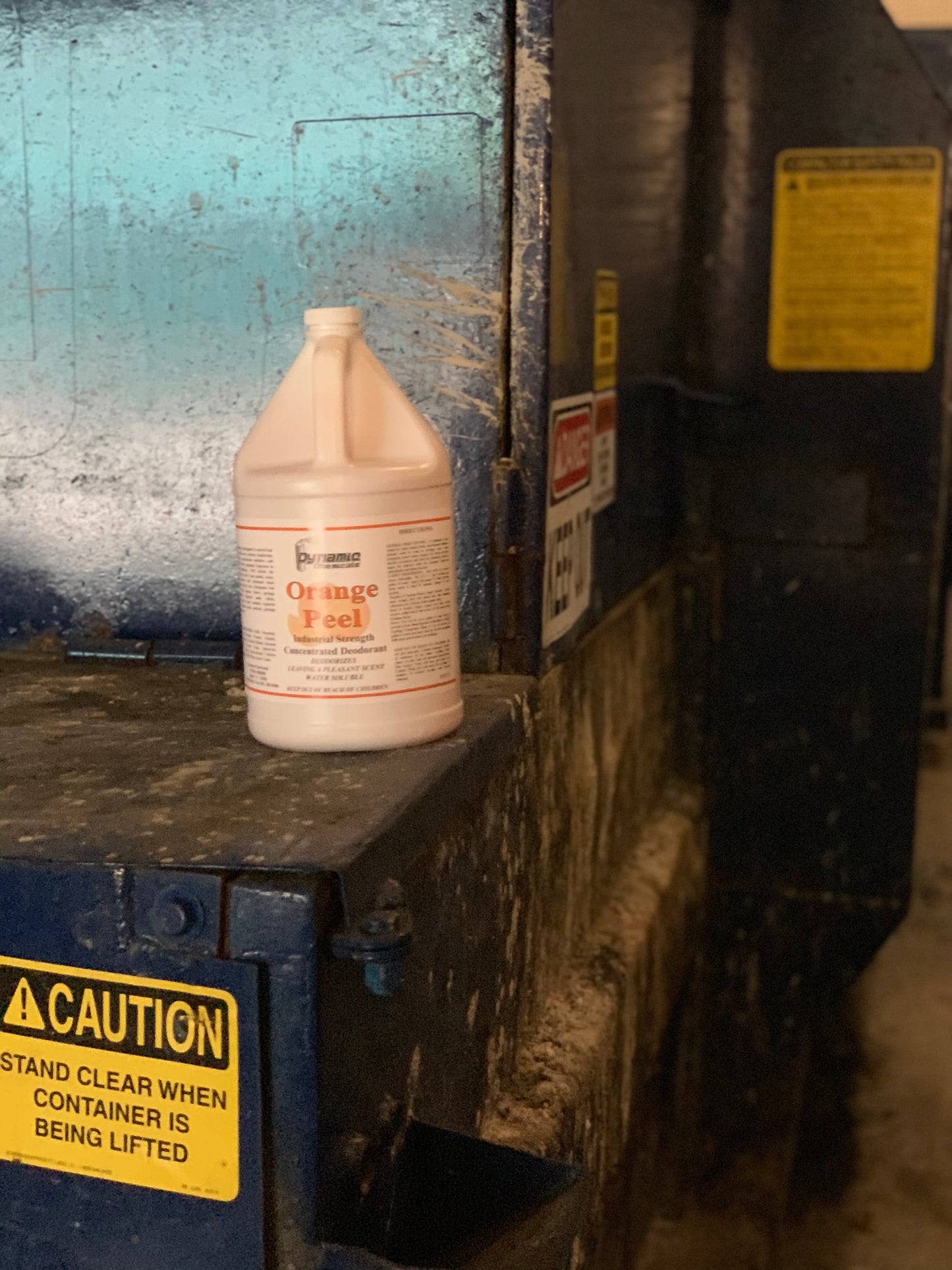 ORANGE PEEL INDUSTRIAL STRENGTH CONCENTRATED DEGREASER & DEODORIZER (4 GAL CASE) (ORANGE COLOR)